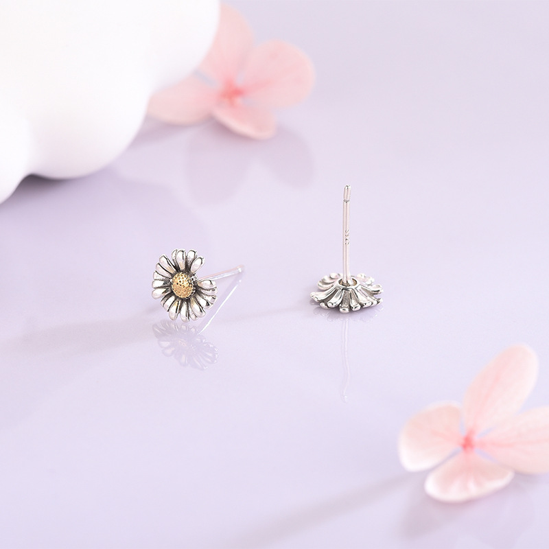S925 Sterling Silver Vintage Daisy Stud Earrings - Image 3