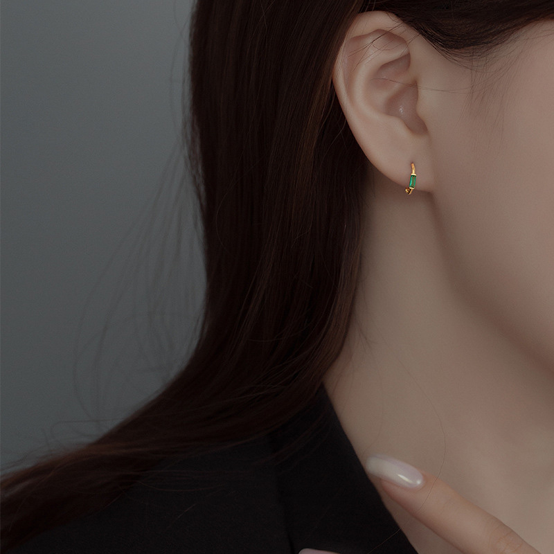 S925 Sterling Silver Emerald Green Earrings - Image 2