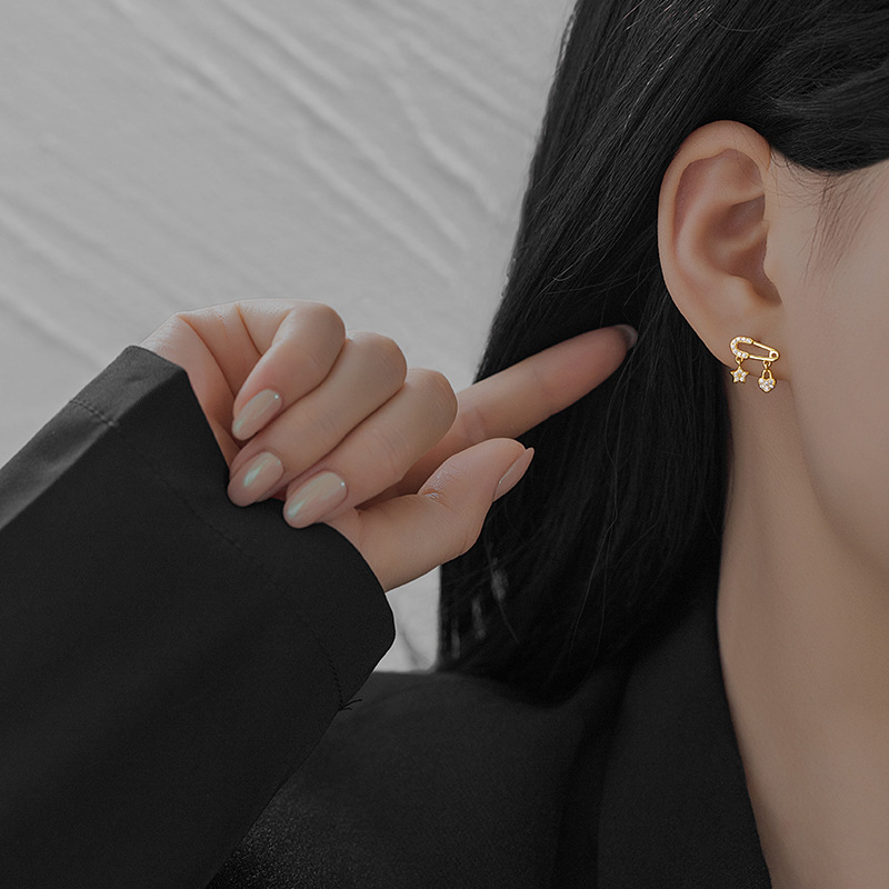 S925 Sterling Silver Star and Heart Ear Pin Stud Earrings - Image 3