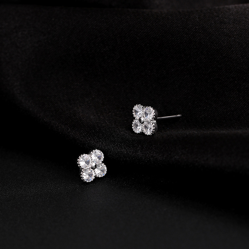 S925 Sterling Silver Minimalist Four-Leaf Clover Stud Earrings - Image 3