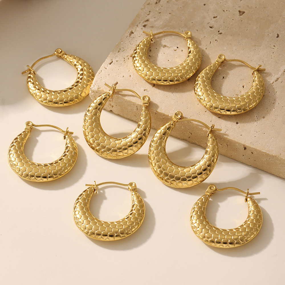 Stainless Steel Fish Scale Pattern Hoop Earrings - Image 2