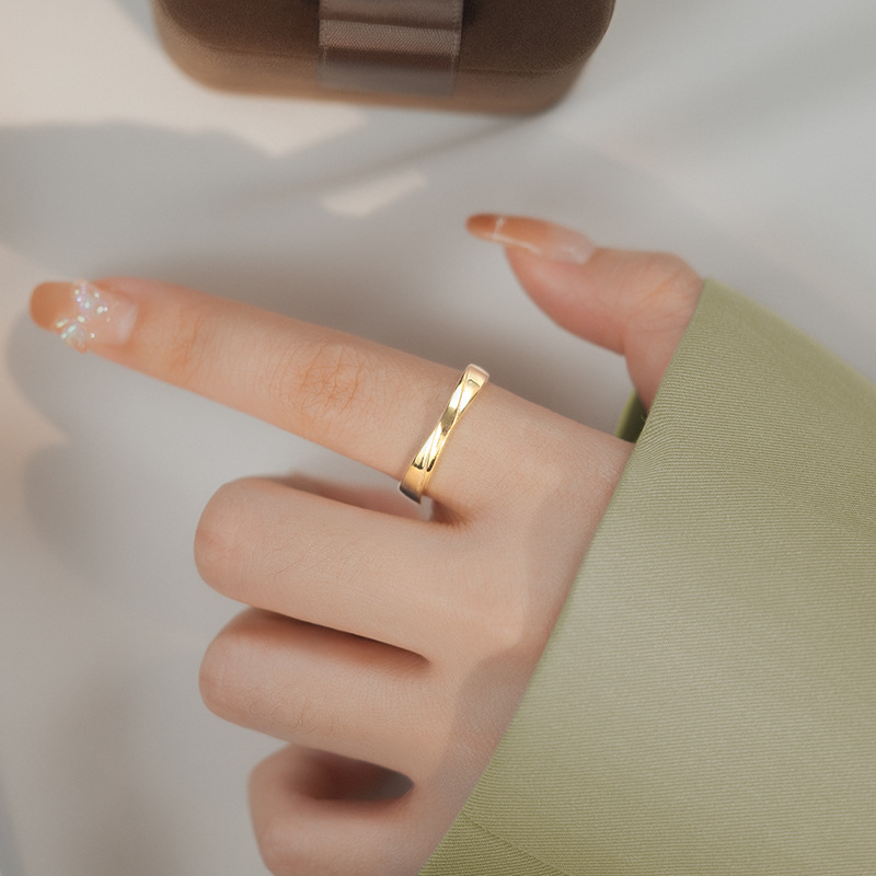 S925 Sterling Silver Minimalist Möbius Strip Ring - Image 3