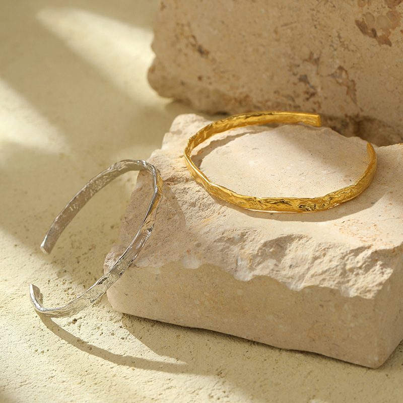 S925 Sterling Silver Minimalist Hammered Texture Bracelet - Image 2
