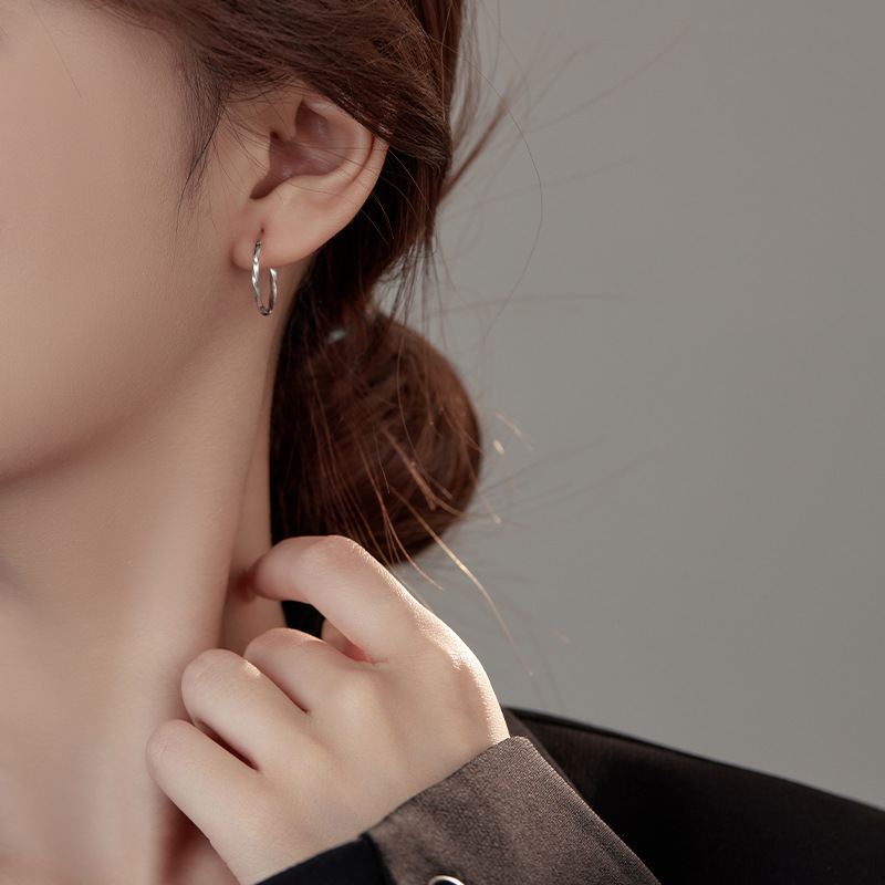 S925 Sterling Silver Ripple Wave Hoop Earrings - Image 2