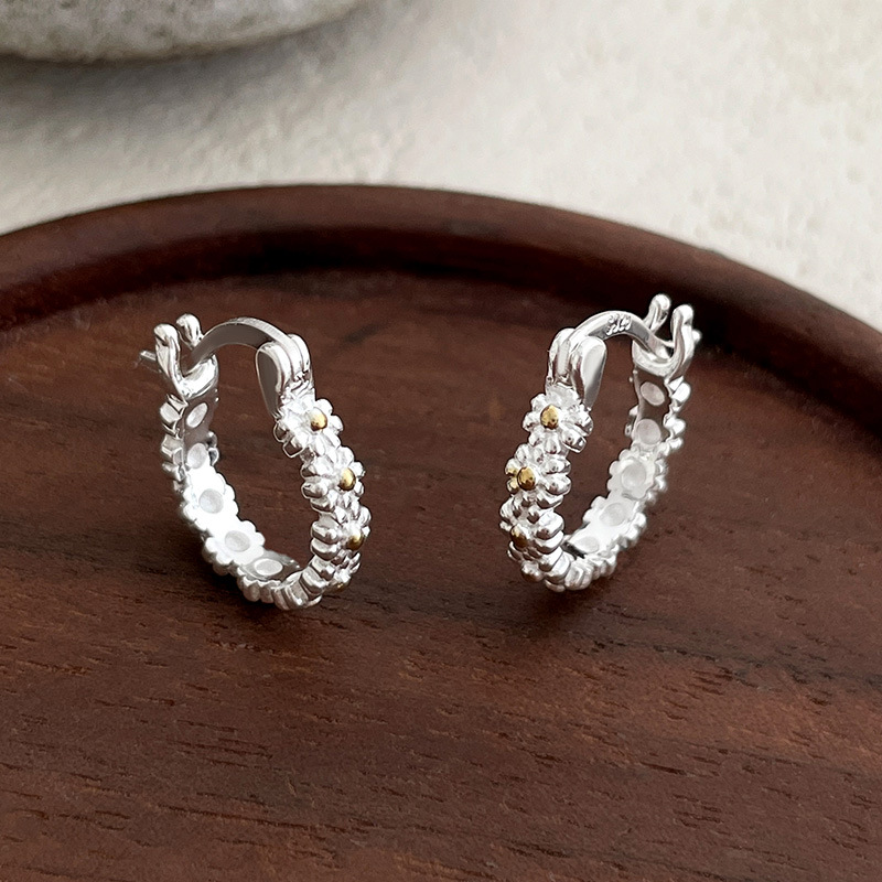 S925 Sterling Silver Daisy Flower Earrings - Image 5