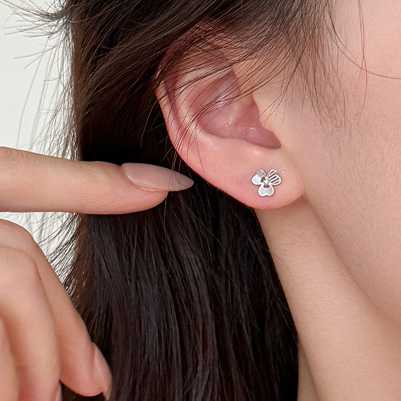 S999 Fine Silver Petal Screw-Back Stud Earrings - Image 3