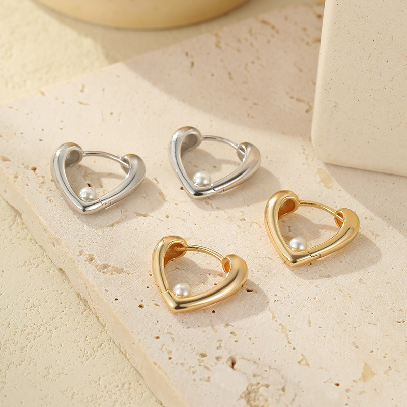 S925 Sterling Silver Heart Pearl Earrings - Image 2