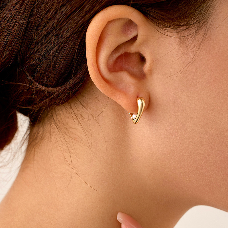 S925 Sterling Silver Heart Pearl Earrings - Image 3