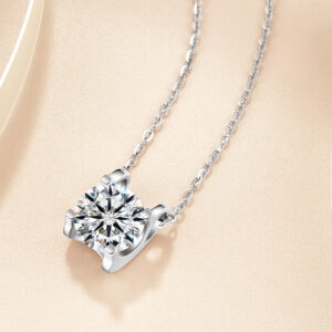S925 Sterling Silver Moissanite Bullhead Pendant Necklace