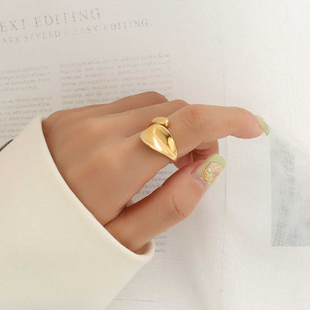 Titanium Steel Minimalist Geometric Indented Band Ring - Image 3