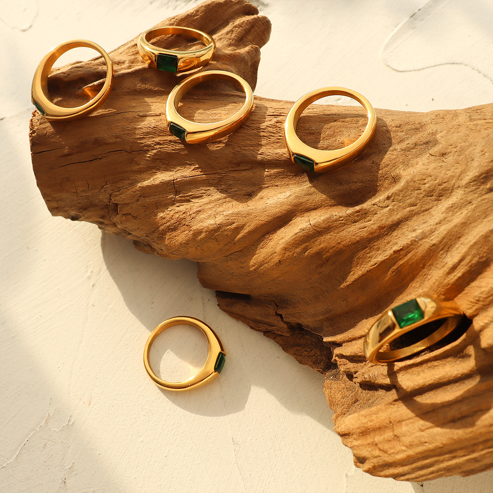 Titanium Steel Green Zircon Inlay Ring - Image 3