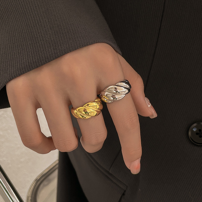 S925 Sterling Silver Croissant Texture Ring - Image 3